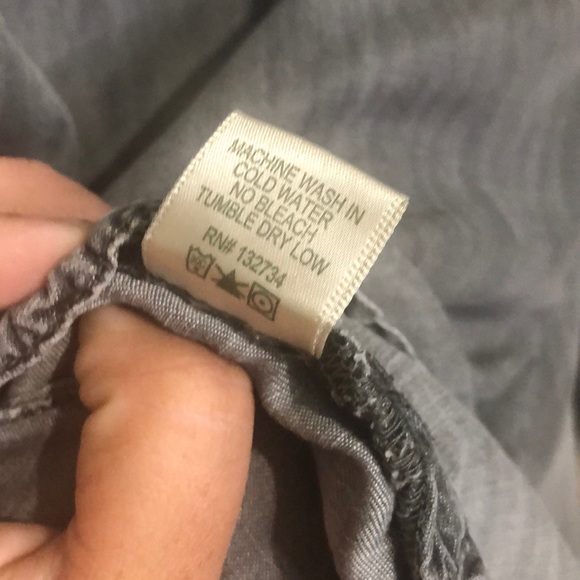 Cloth and Stone SZ S V Neck Shirt Casual Chambray - Picture 5 of 7